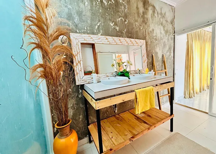 Rumah Lebah 2br Private Seririt Villa